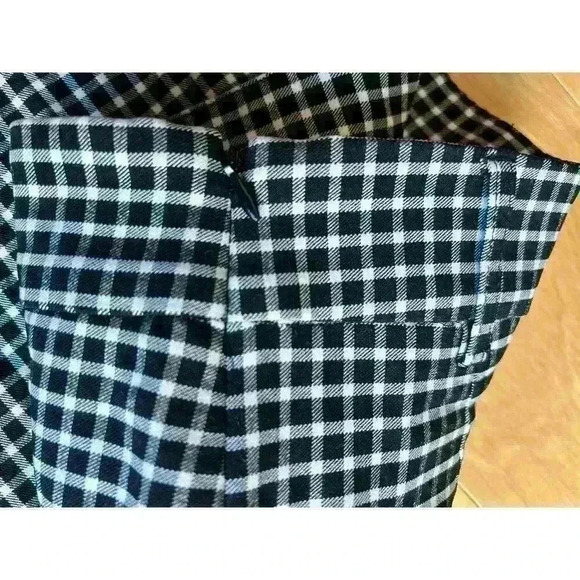 Forever 21 Checkered Mini Skirt Size Small - Picture 2 of 6